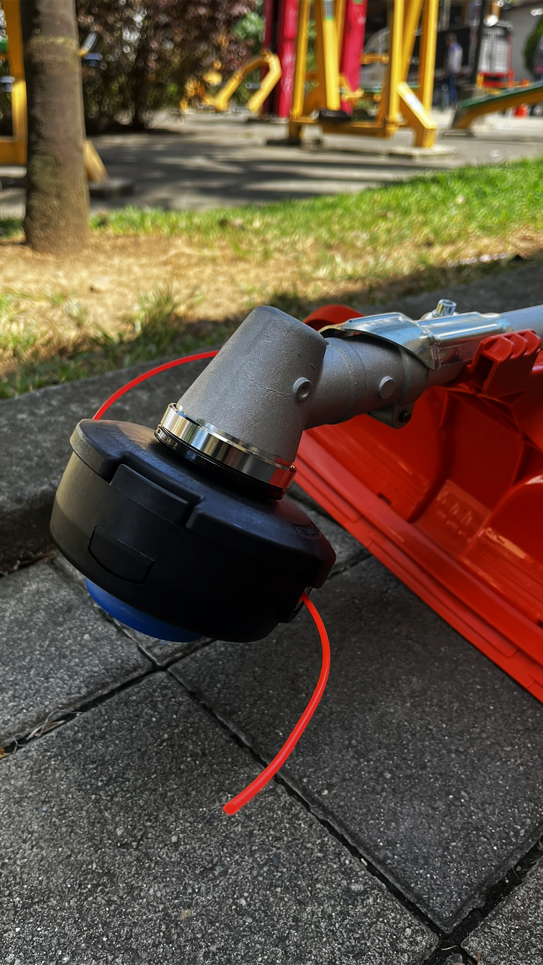 Guadañadora Husqvarna 143RII para trabajo PESADO.