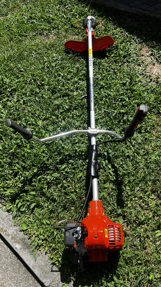 Guadañadora  Husqvarna 143RII para trabajo PESADO.