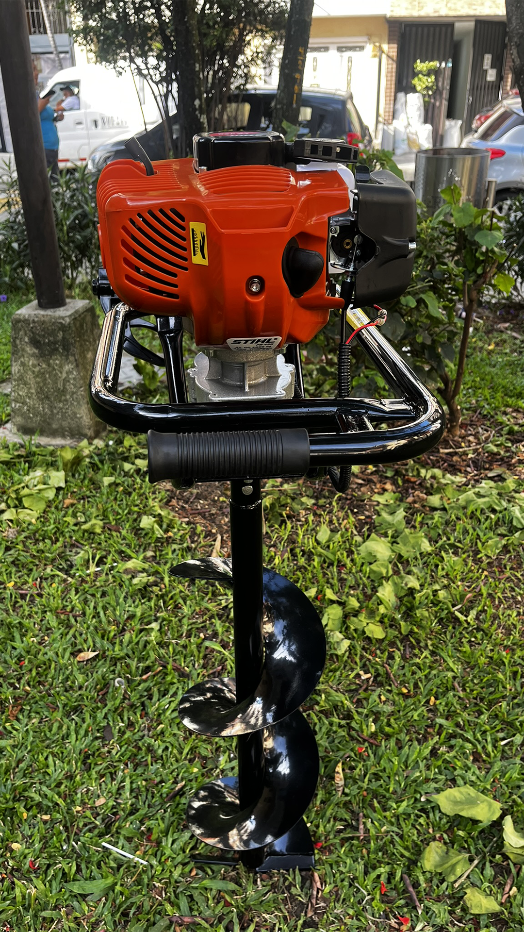 Ahoyadora FS 450 STIHL Broca 10x80 para Cafe.