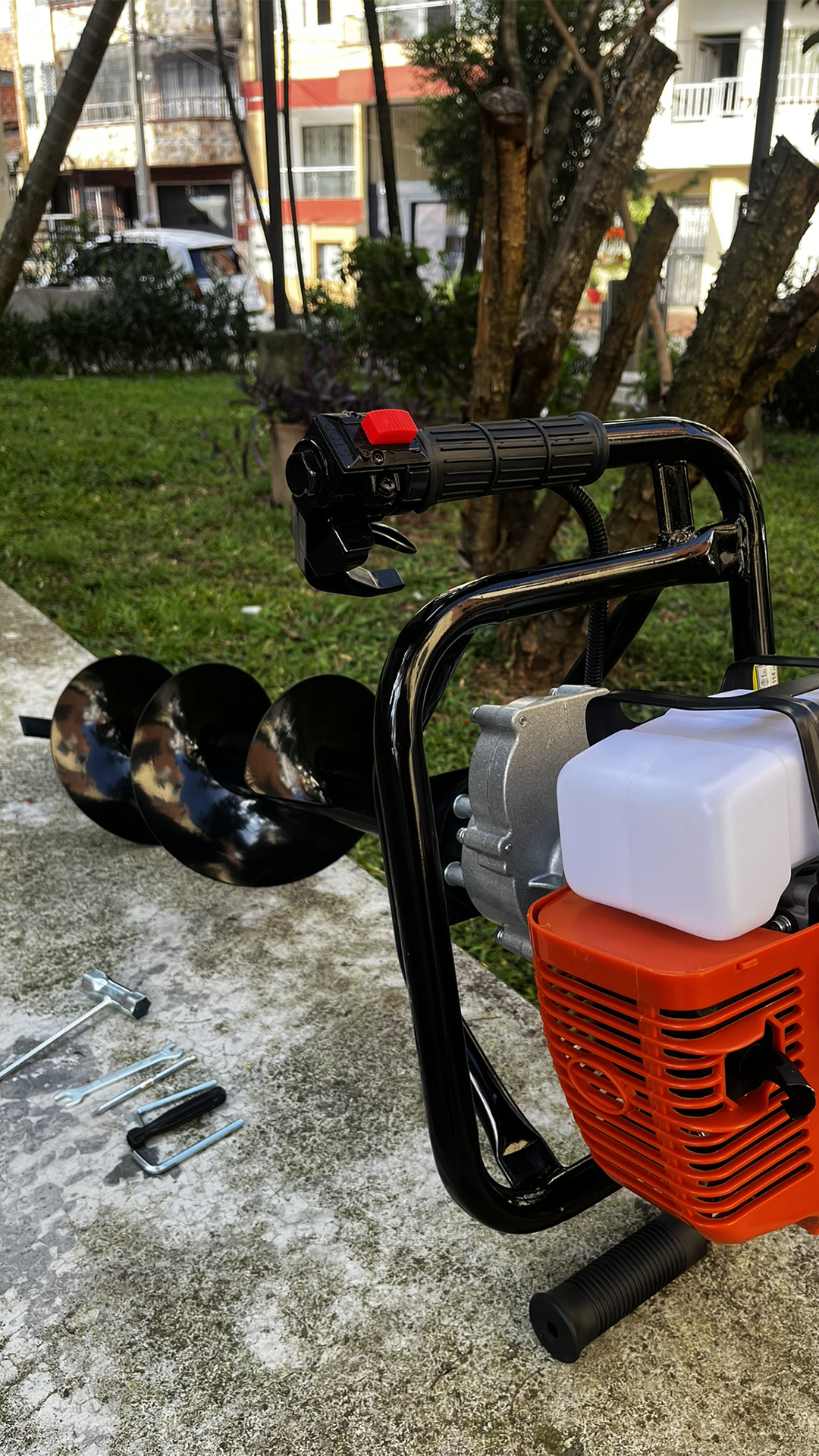 Ahoyadora FS 450 STIHL Broca 10x80 para Cafe.